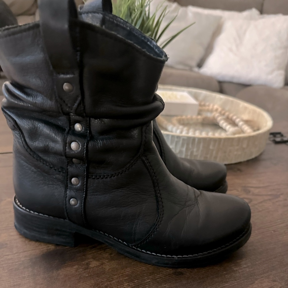 Tara M Laree Black Leather Ankle Boots